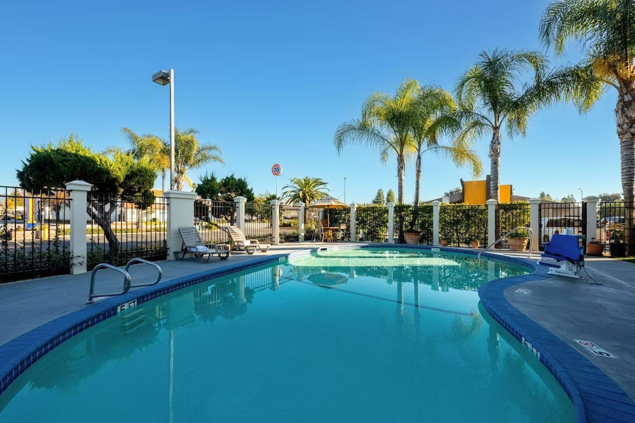 Comfort Inn Gilroy Exterior photo